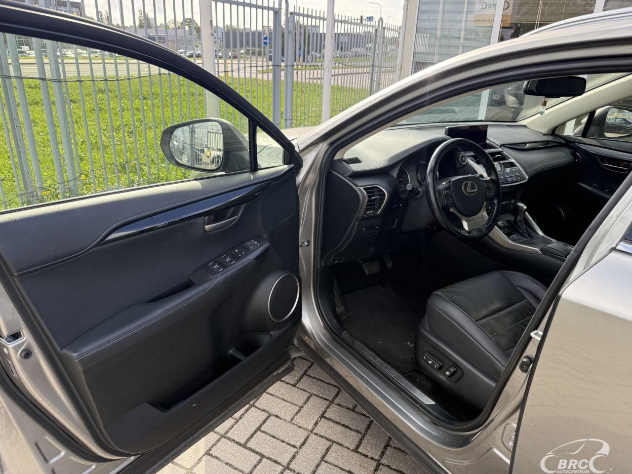 Lexus NX 300h | 9