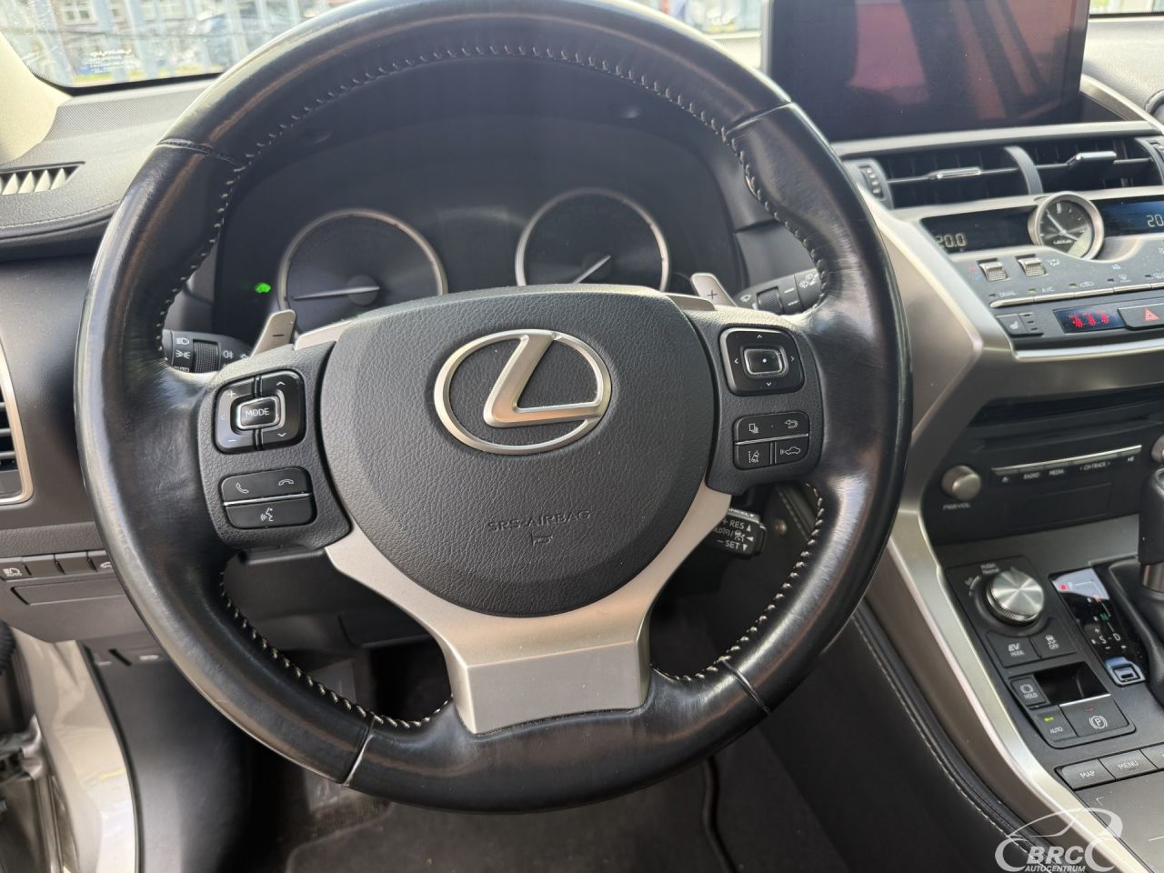 Lexus NX 300h | 12