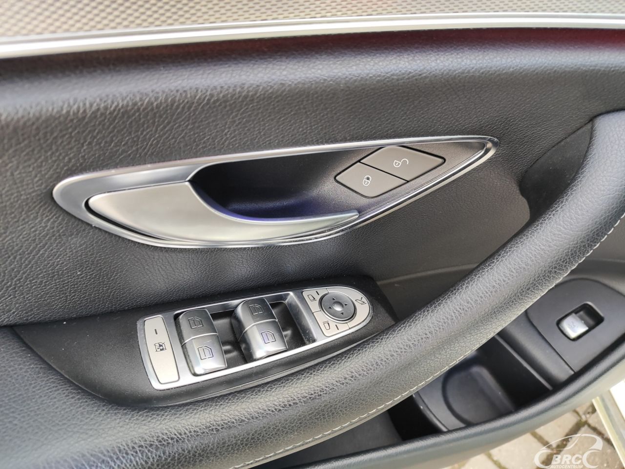 Mercedes-Benz E200 | 19