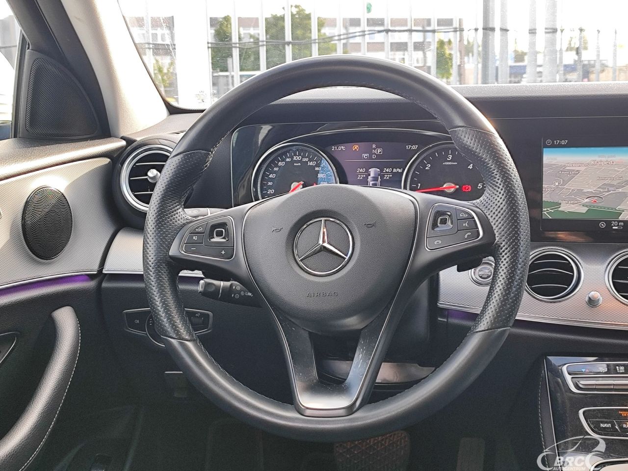 Mercedes-Benz E200 | 16