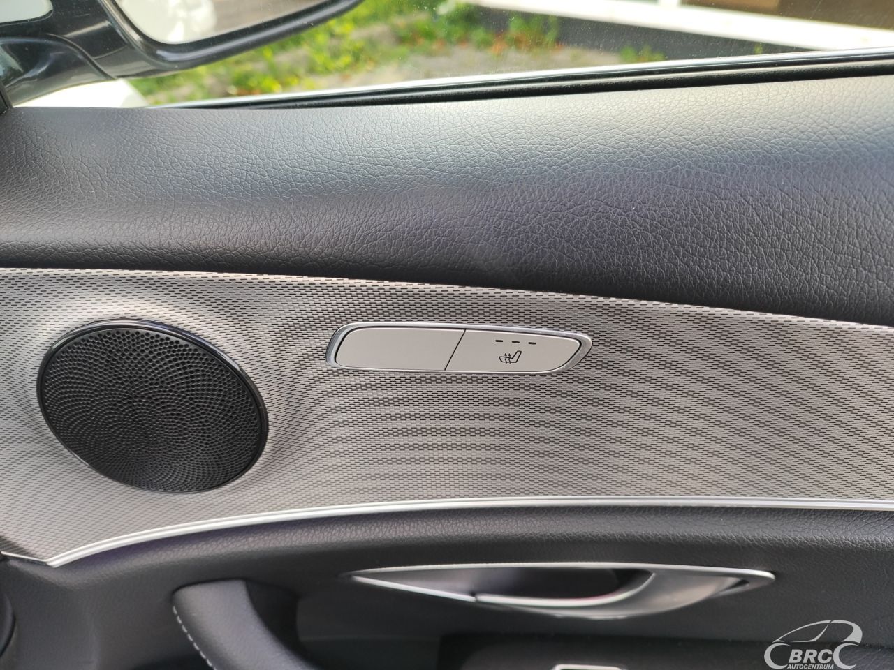 Mercedes-Benz E200 | 6
