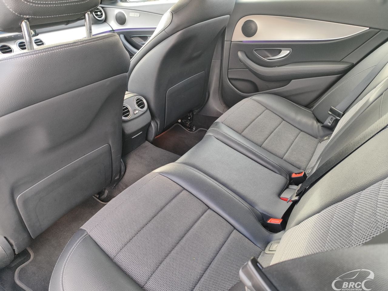Mercedes-Benz E200 | 15