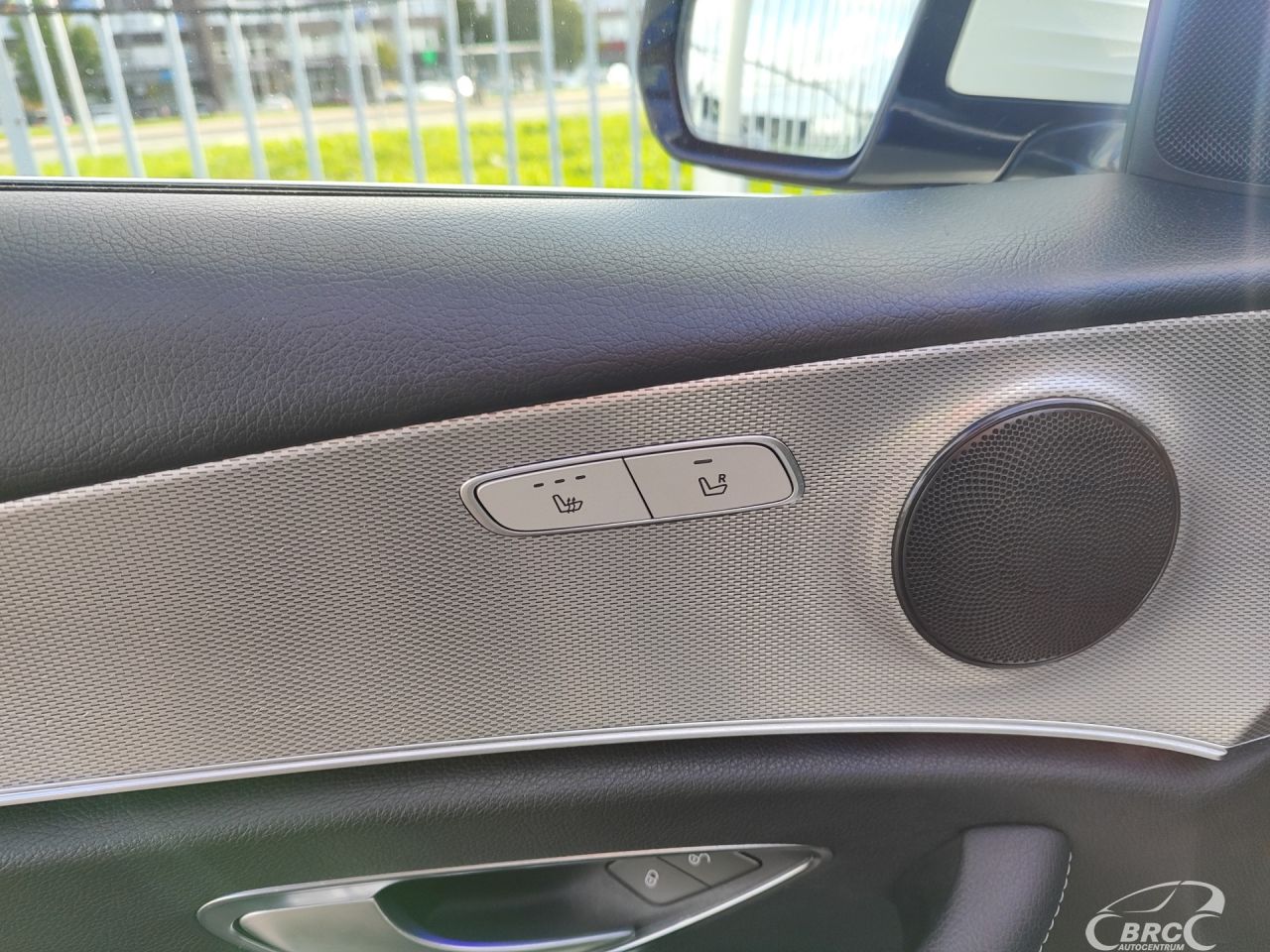 Mercedes-Benz E200 | 18