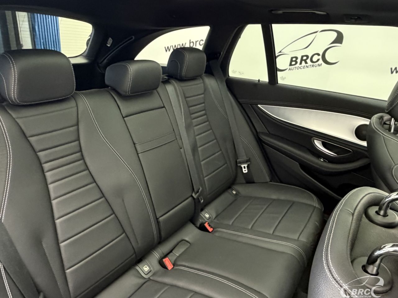 Mercedes-Benz E300 | 11