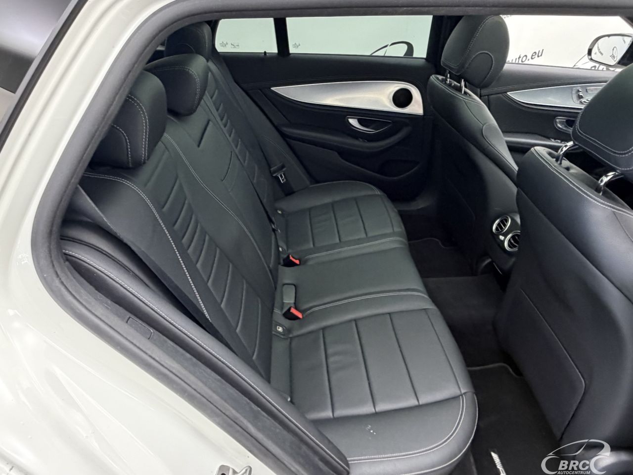 Mercedes-Benz E300 | 10