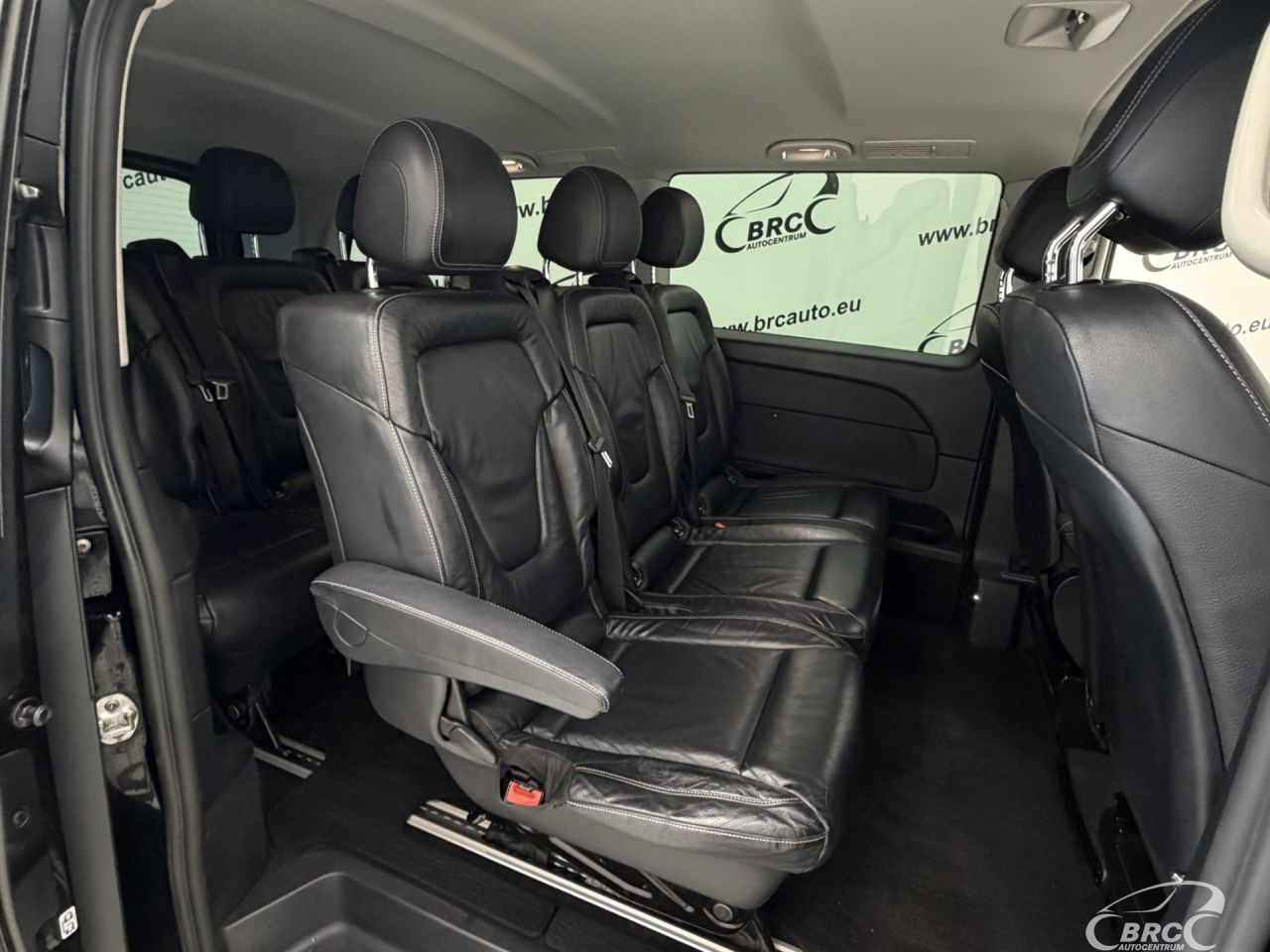 Mercedes-Benz V250 | 10
