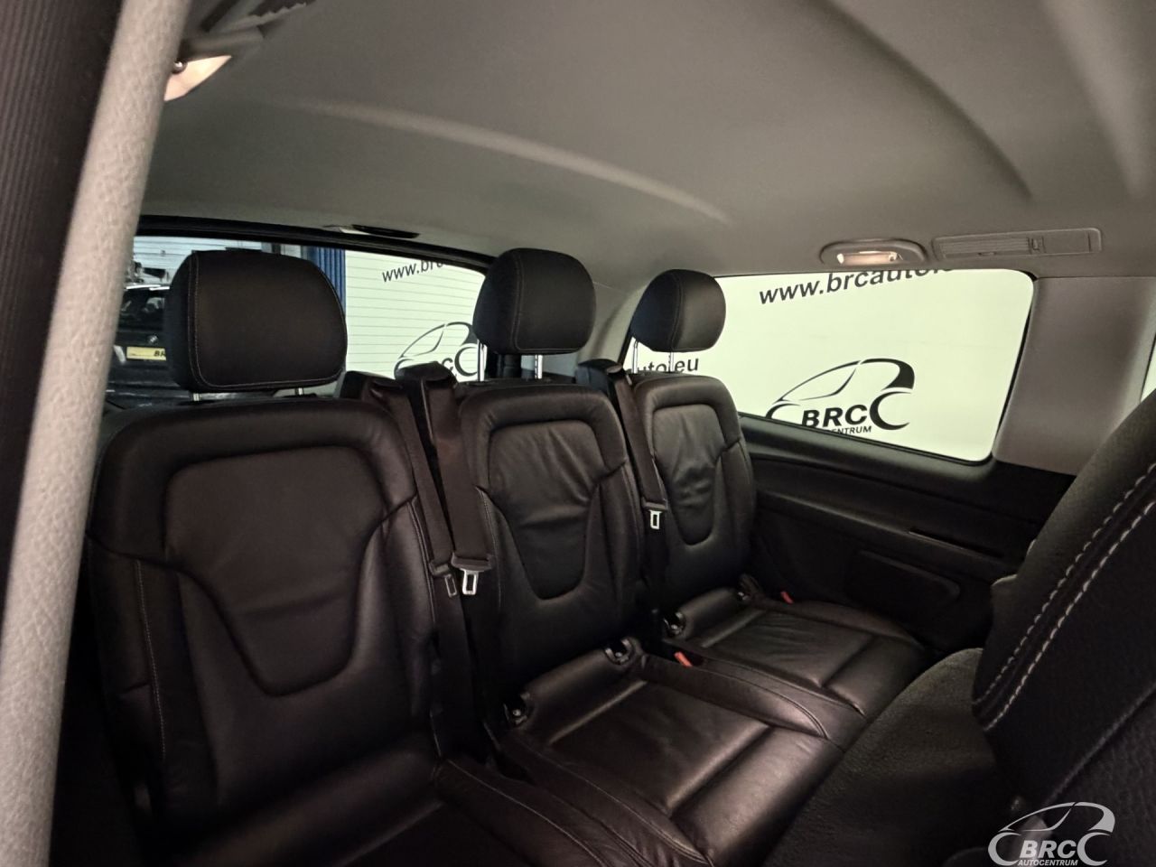 Mercedes-Benz V250 | 11