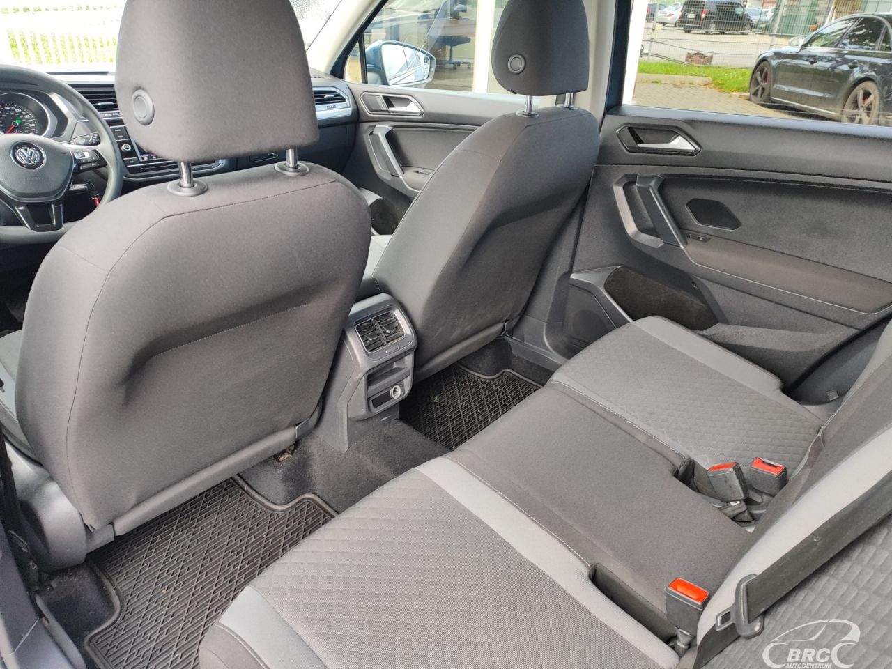 Volkswagen Tiguan | 14