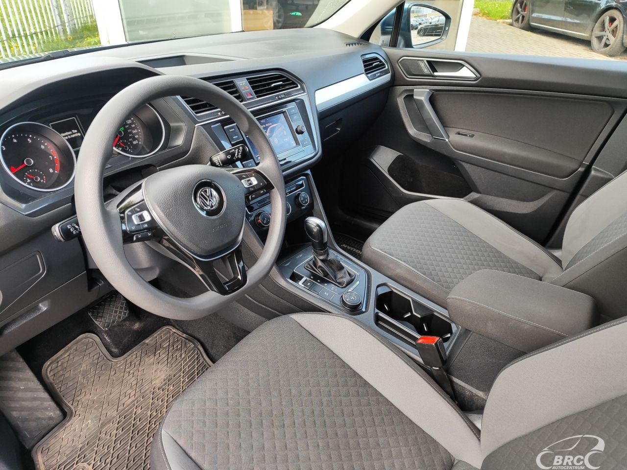Volkswagen Tiguan | 19