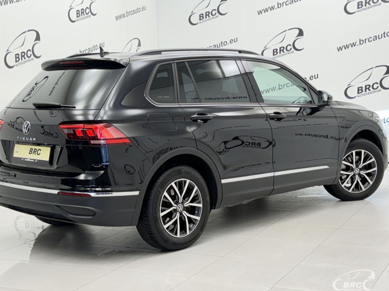 Volkswagen Tiguan | 1