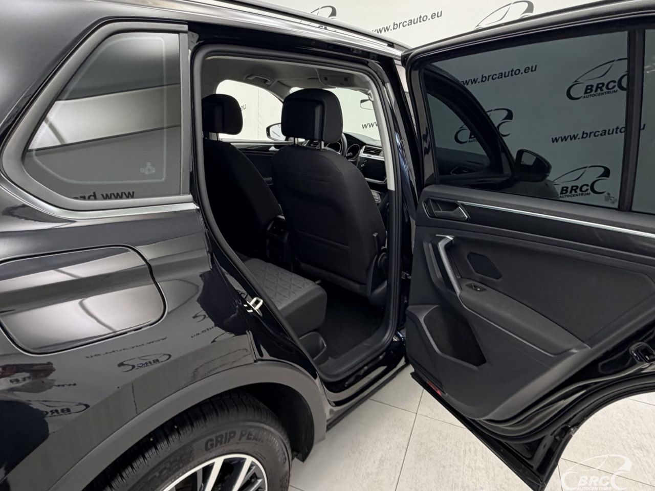 Volkswagen Tiguan | 12