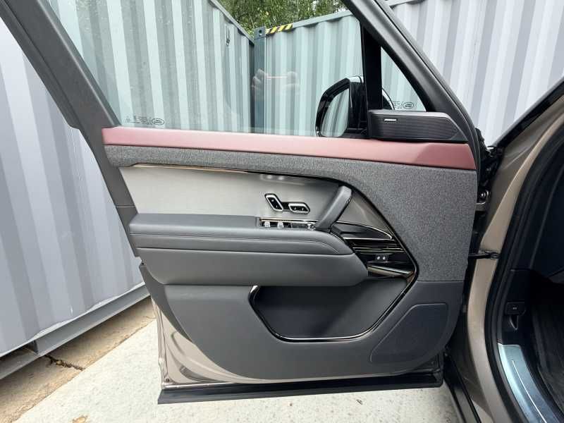 Land Rover Range Rover Sport | 25