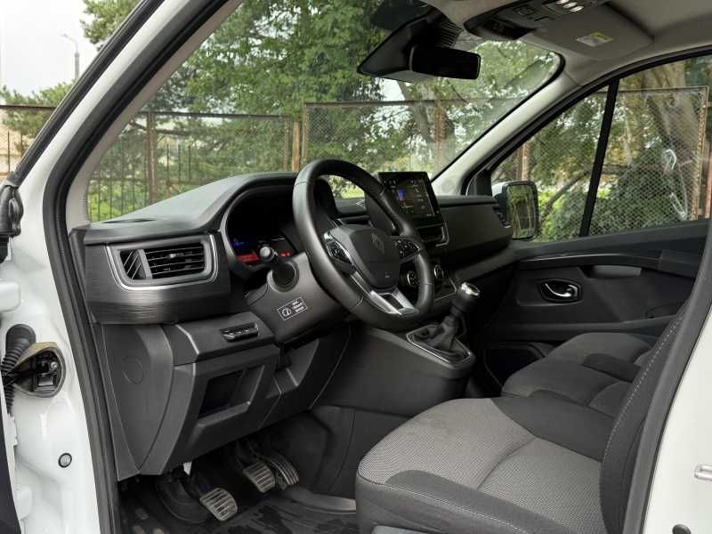 Renault Trafic | 12