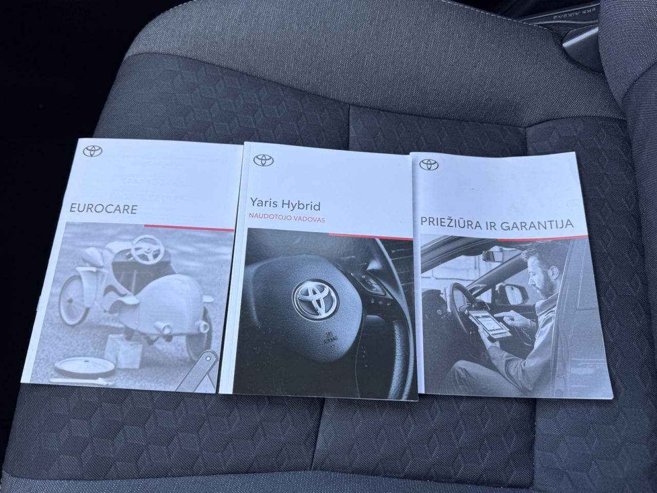 Toyota Yaris | 27