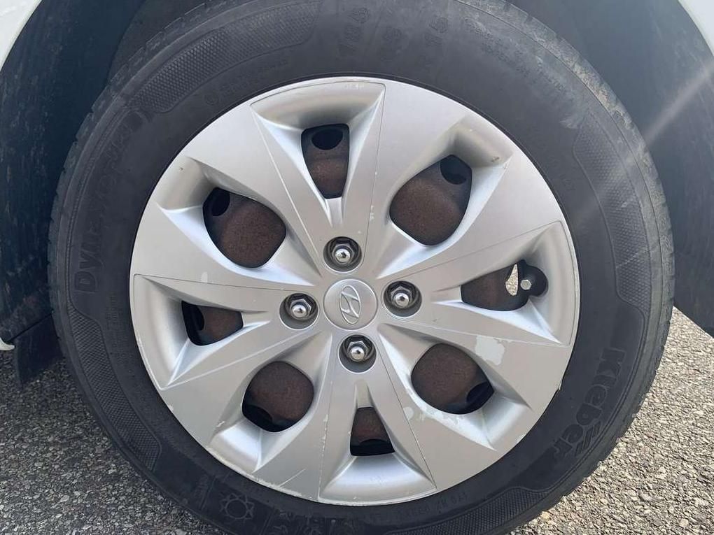 Hyundai i20 | 13