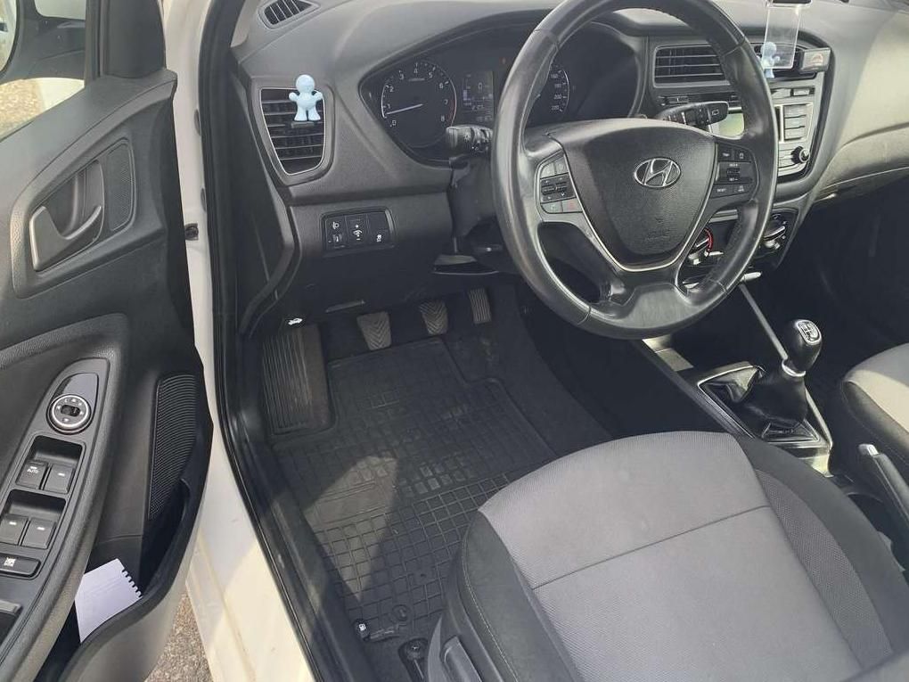 Hyundai i20 | 8