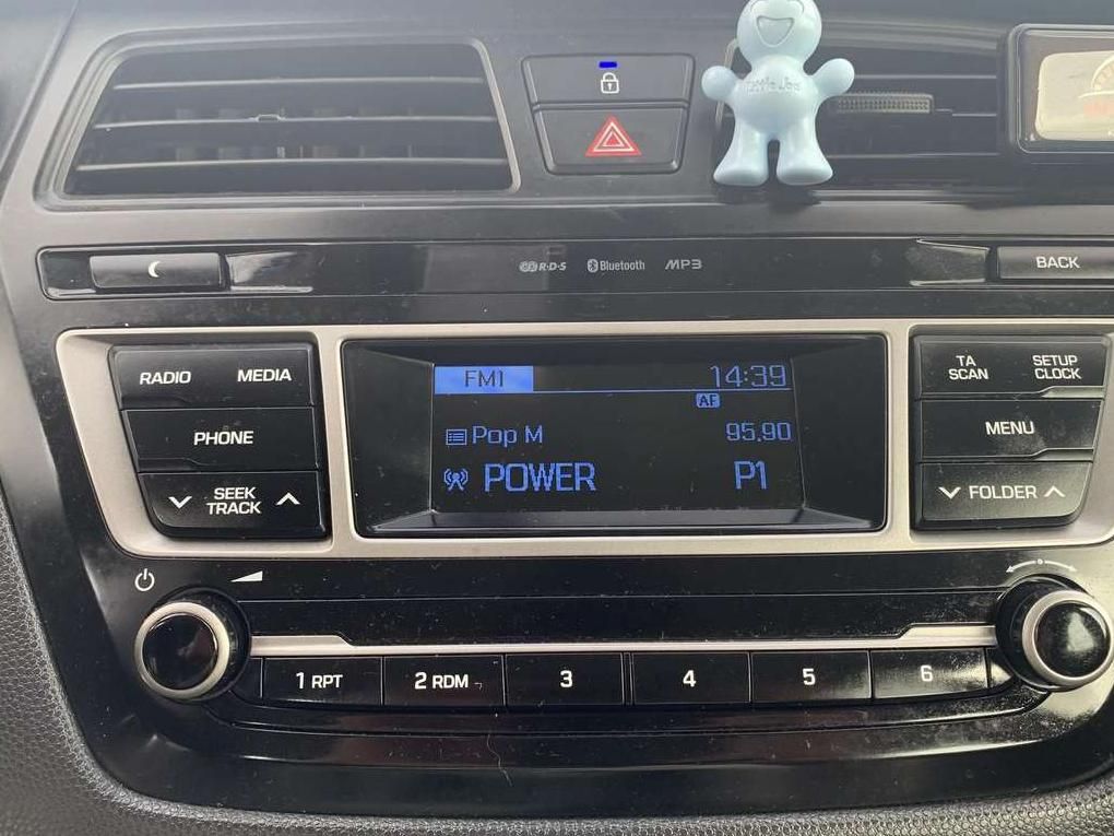 Hyundai i20 | 10
