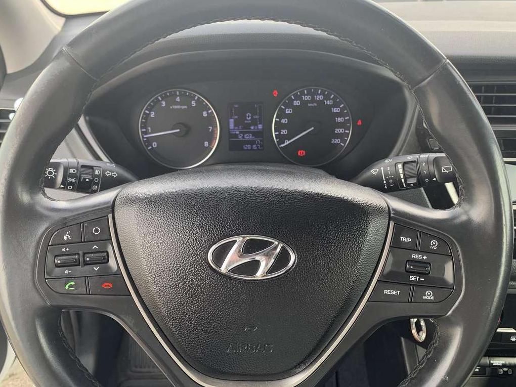 Hyundai i20 | 9
