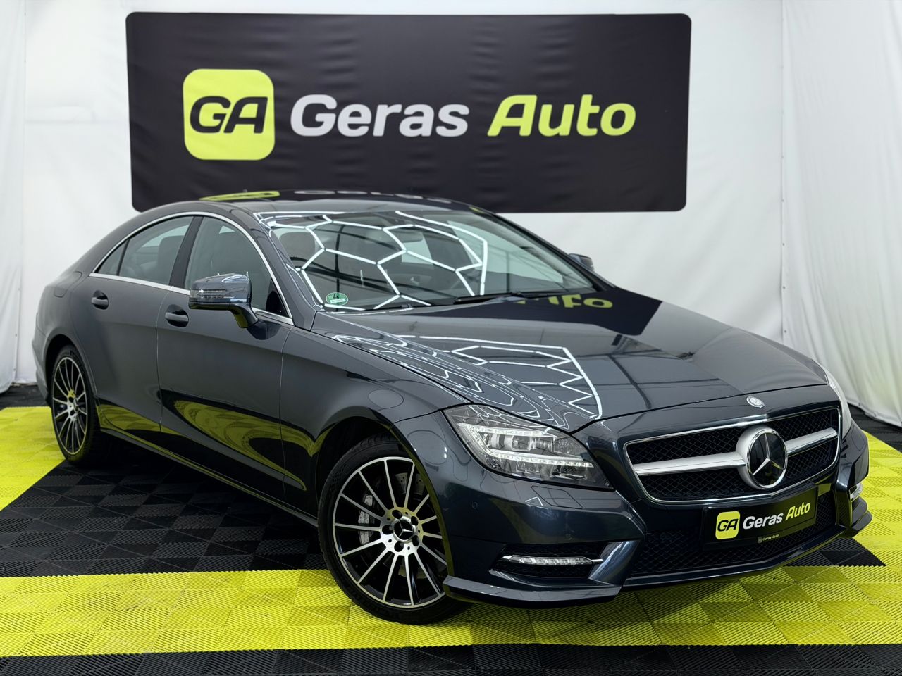 Mercedes-Benz CLS500 | 2