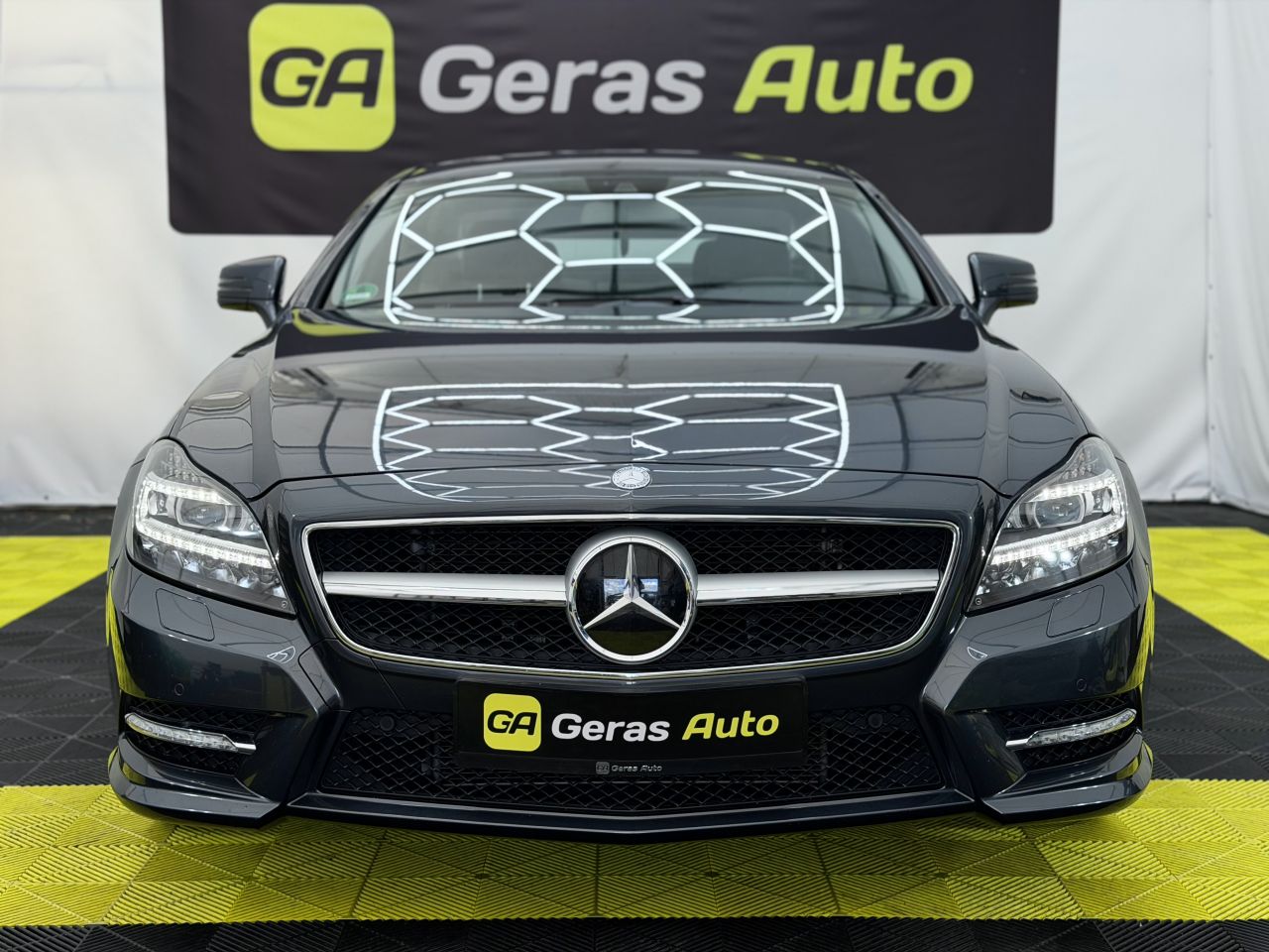 Mercedes-Benz CLS500 | 1