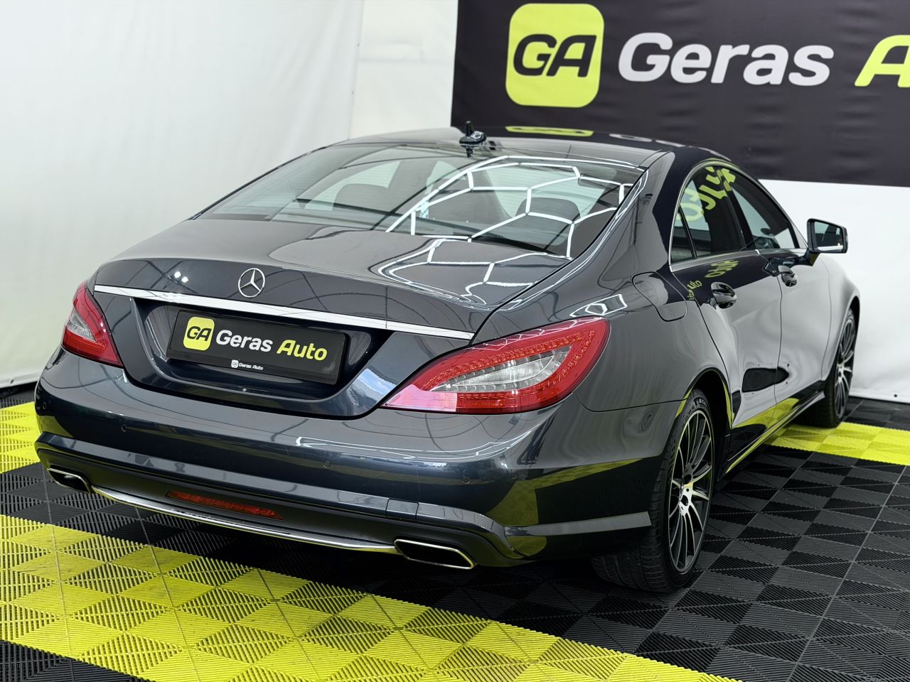 Mercedes-Benz CLS500 | 5