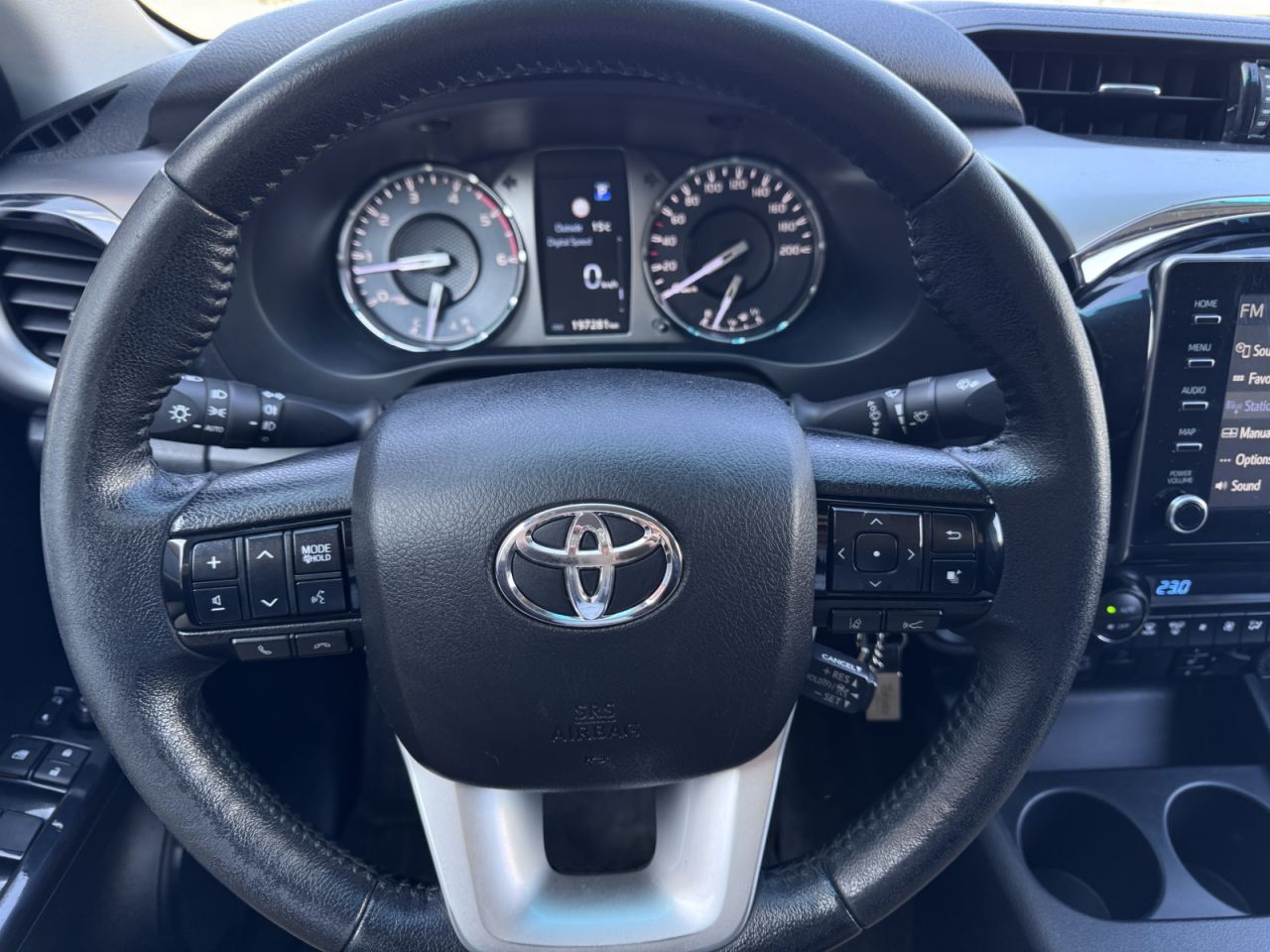Toyota Hilux | 8