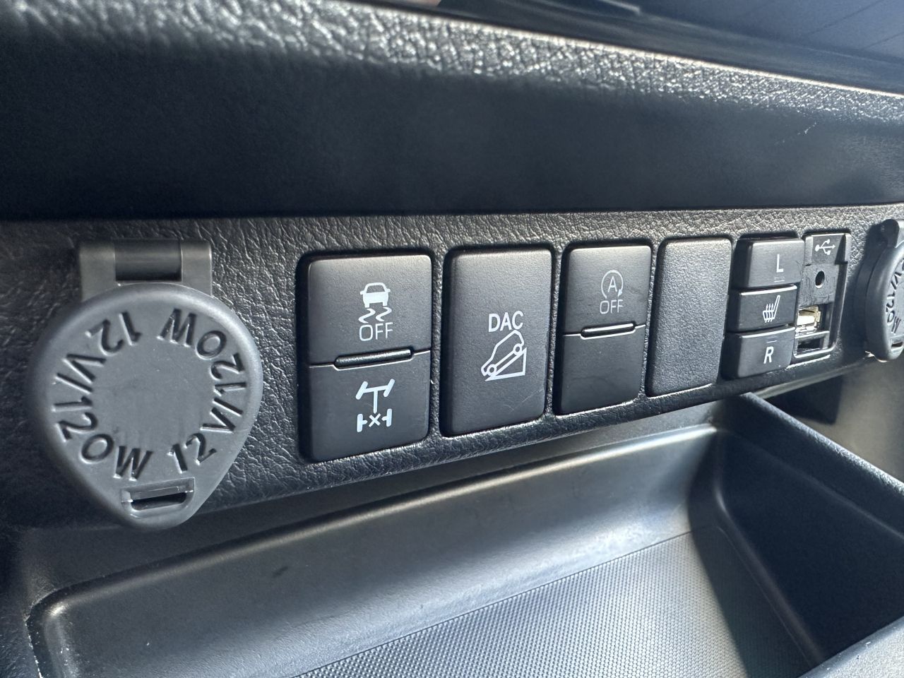 Toyota Hilux | 20