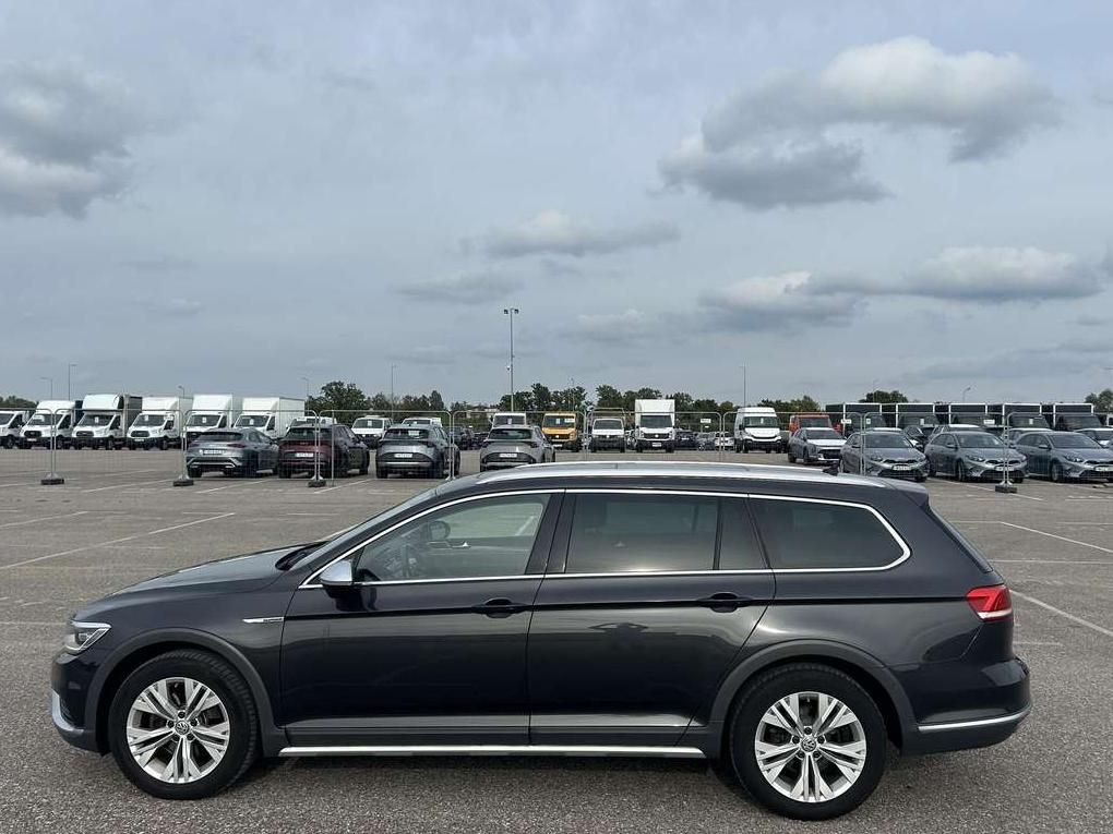 Volkswagen Passat | 12