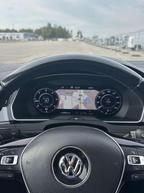 Volkswagen Passat | 24