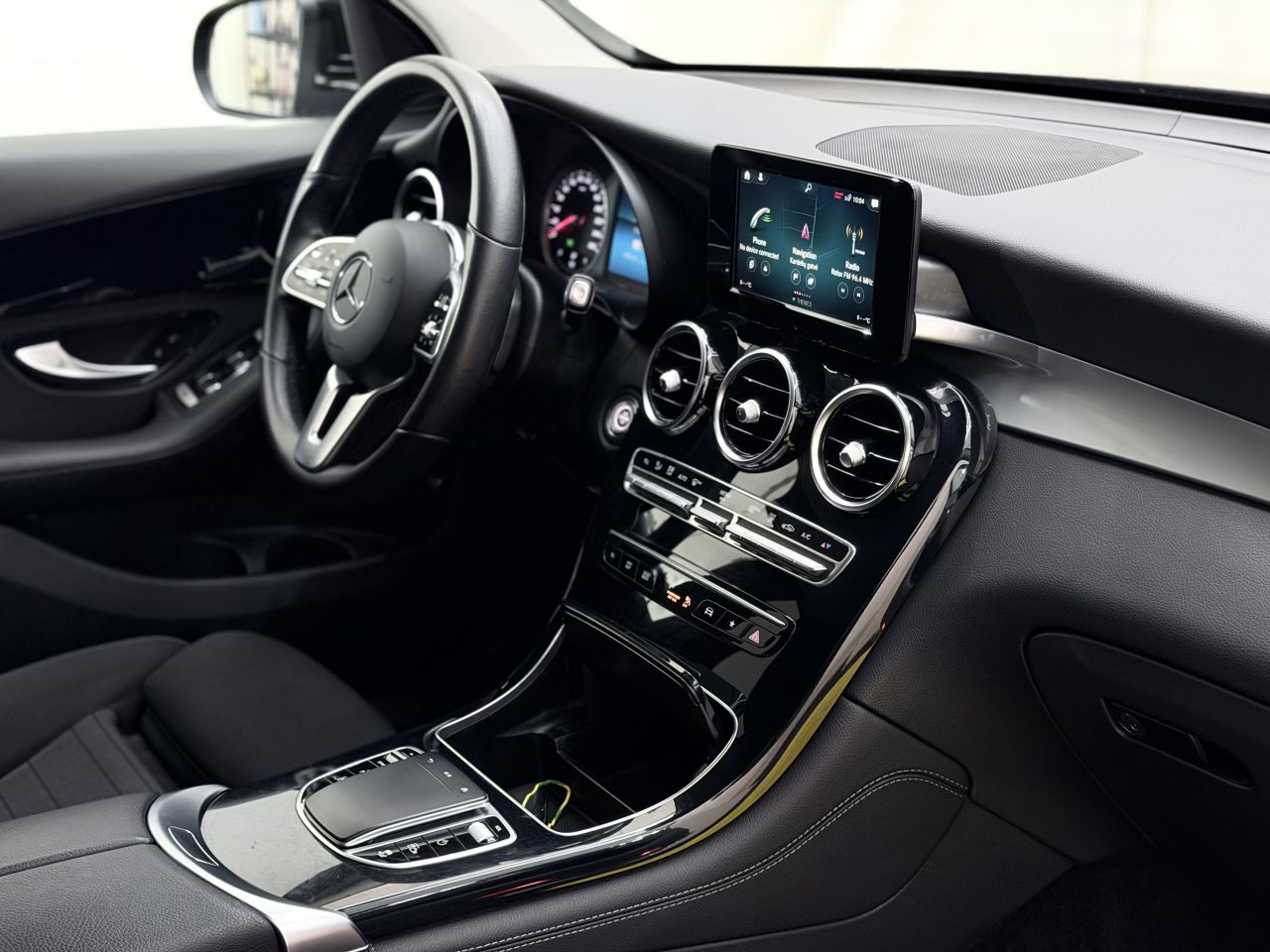 Mercedes-Benz GLC300 | 15