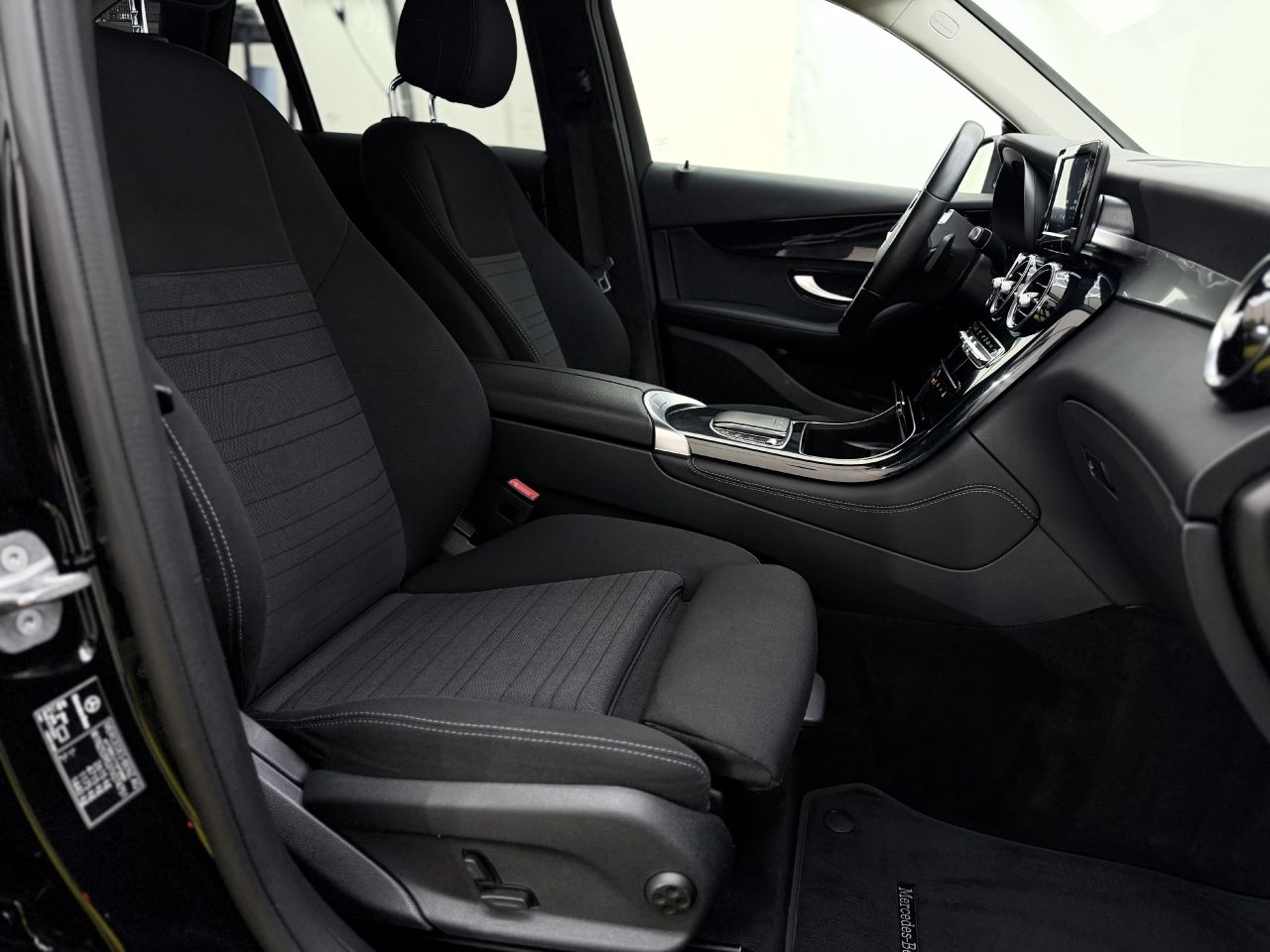 Mercedes-Benz GLC300 | 14