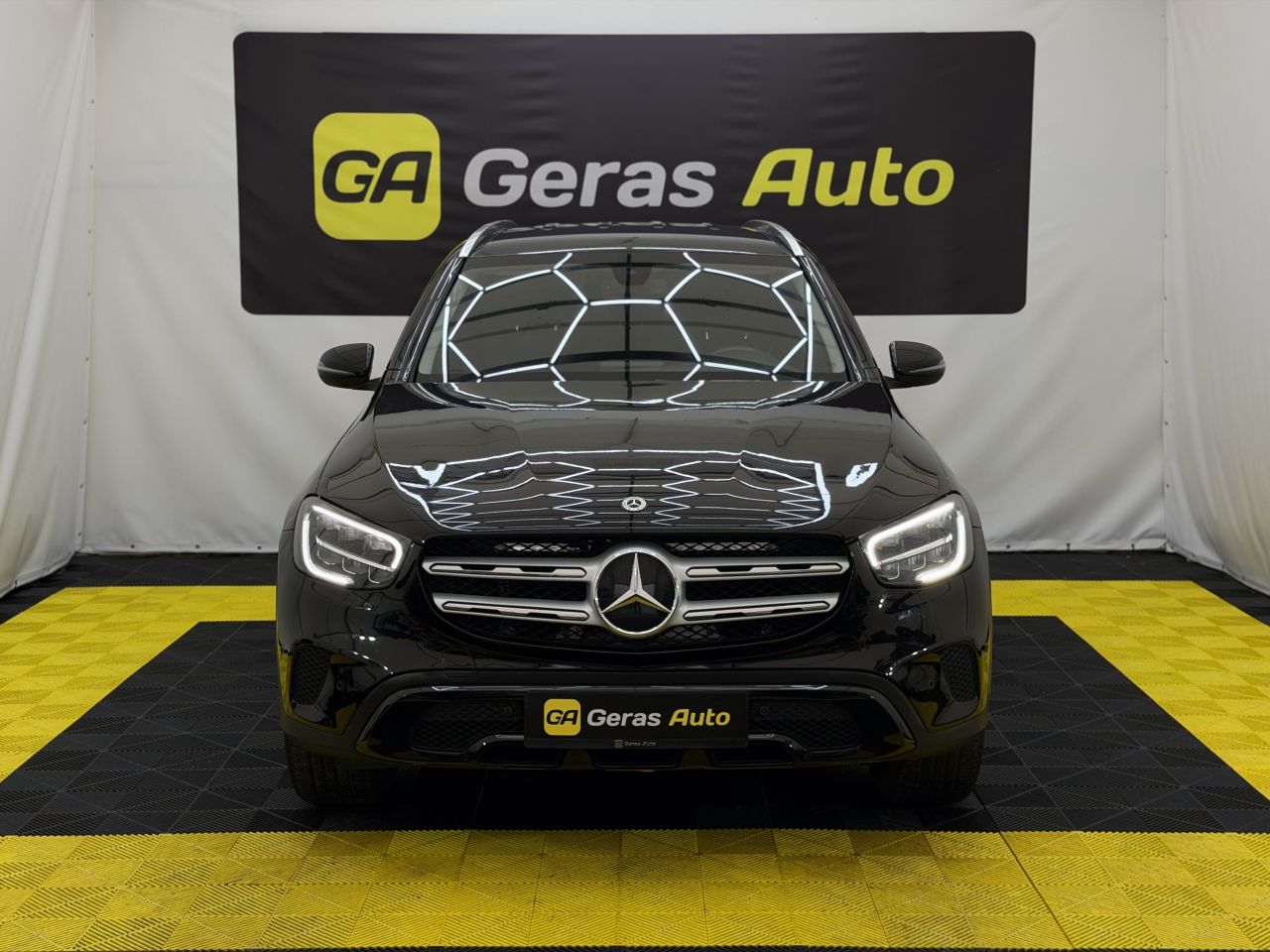 Mercedes-Benz GLC300 | 6
