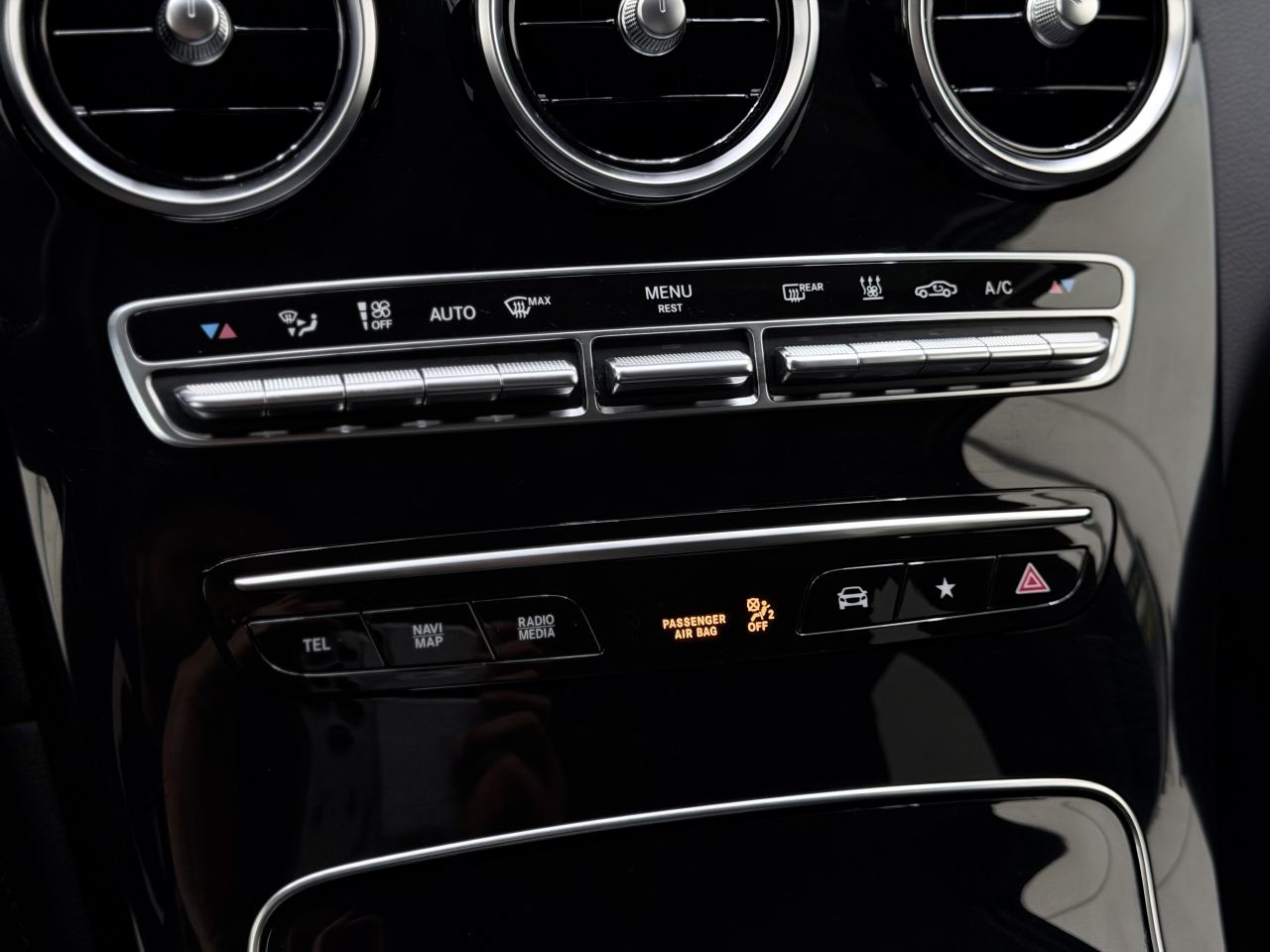 Mercedes-Benz GLC300 | 23