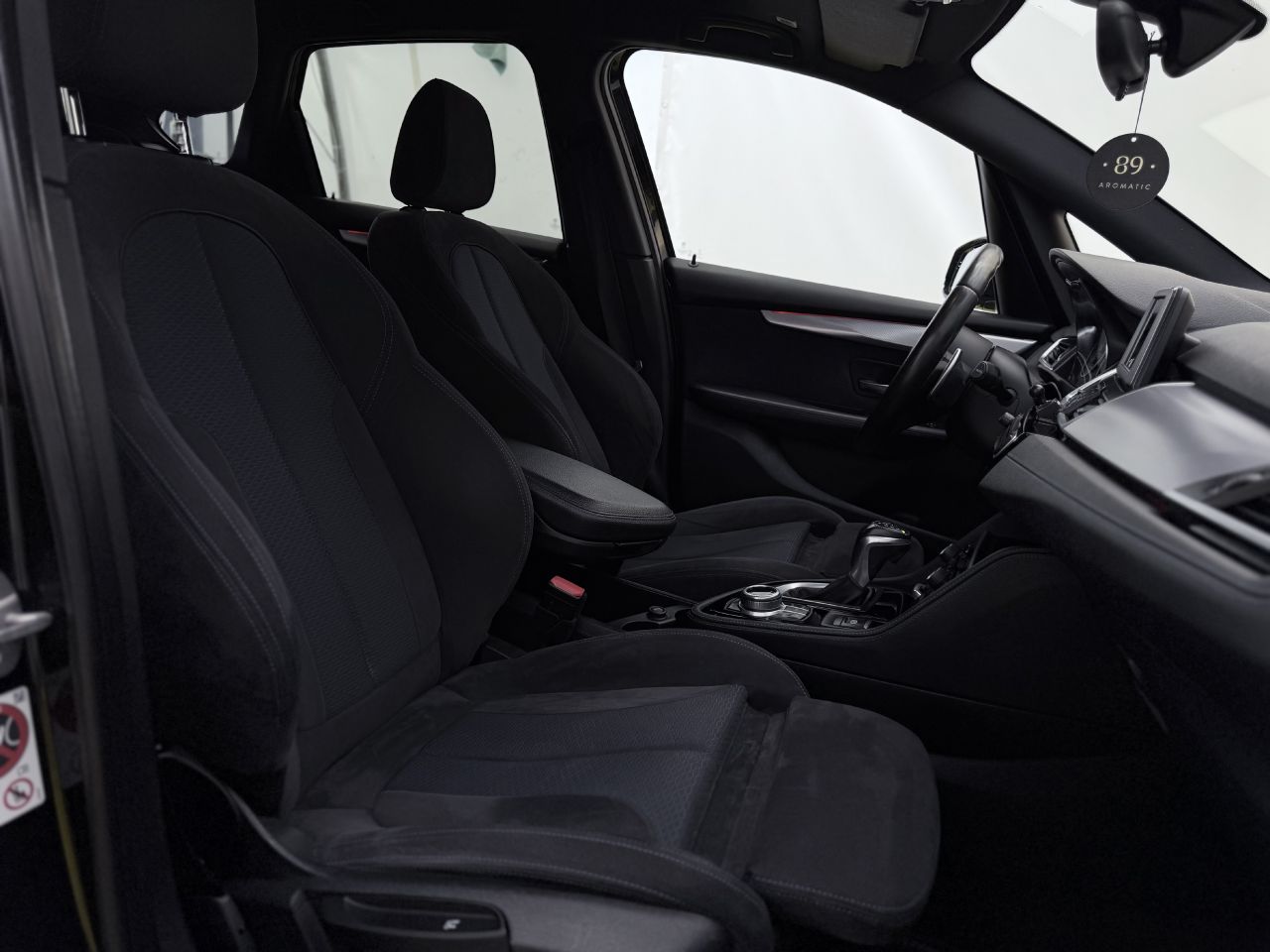 BMW 218 | 12