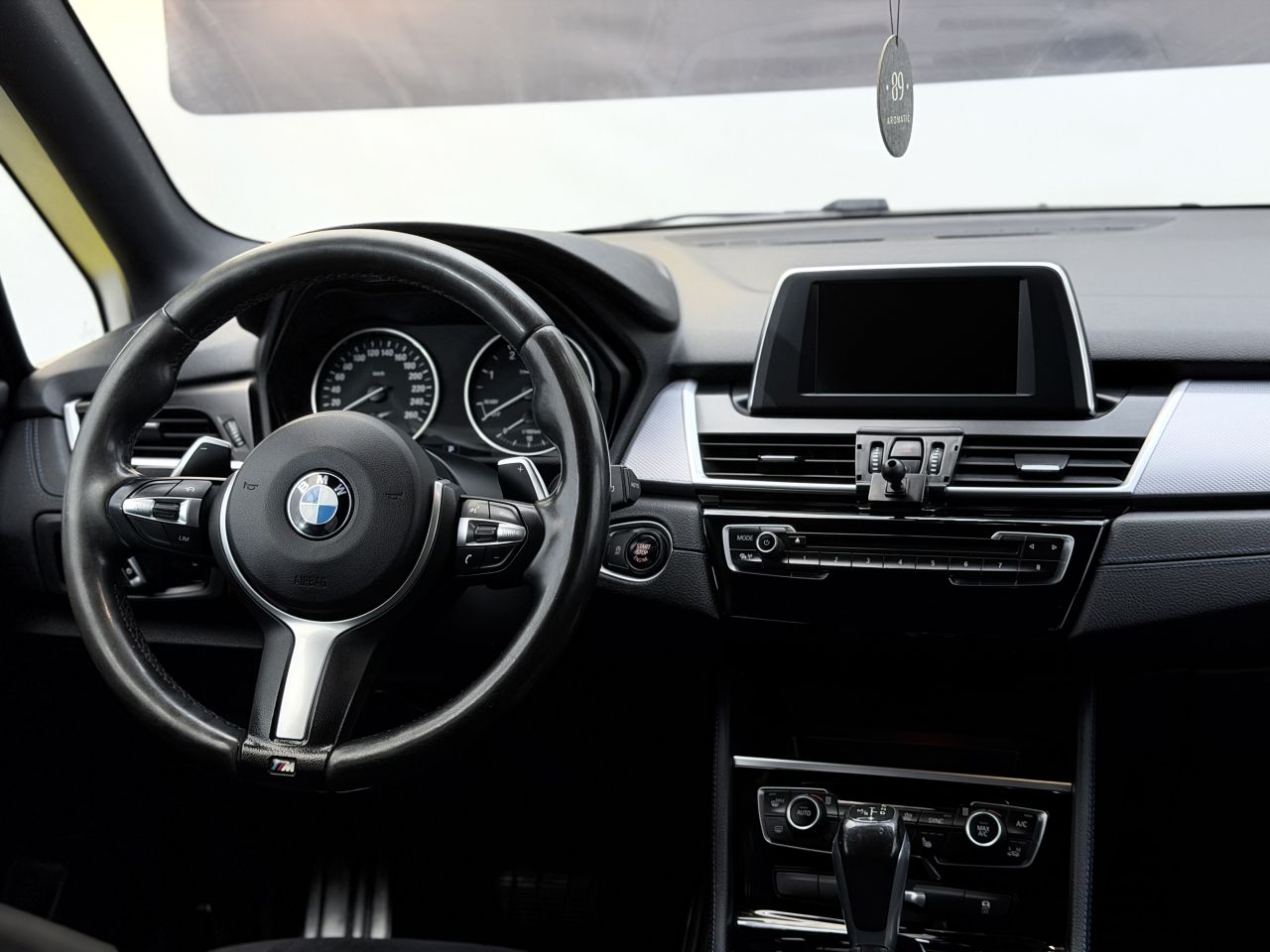 BMW 218 | 14