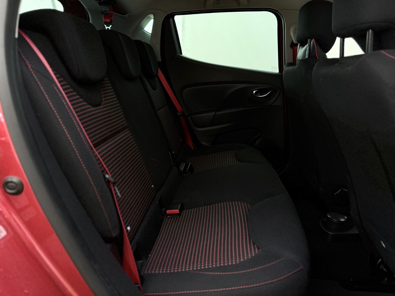 Renault Clio | 12