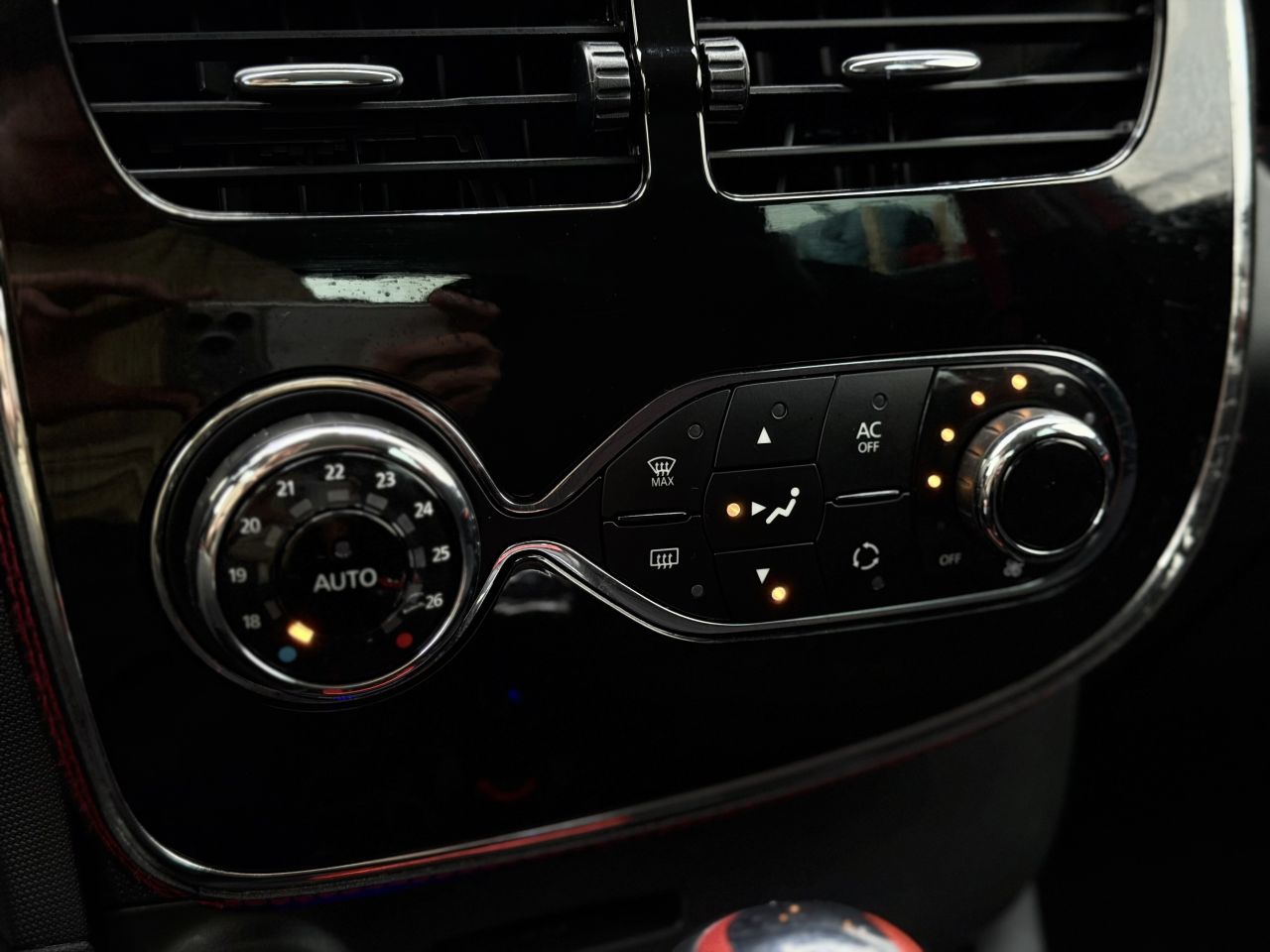 Renault Clio | 23