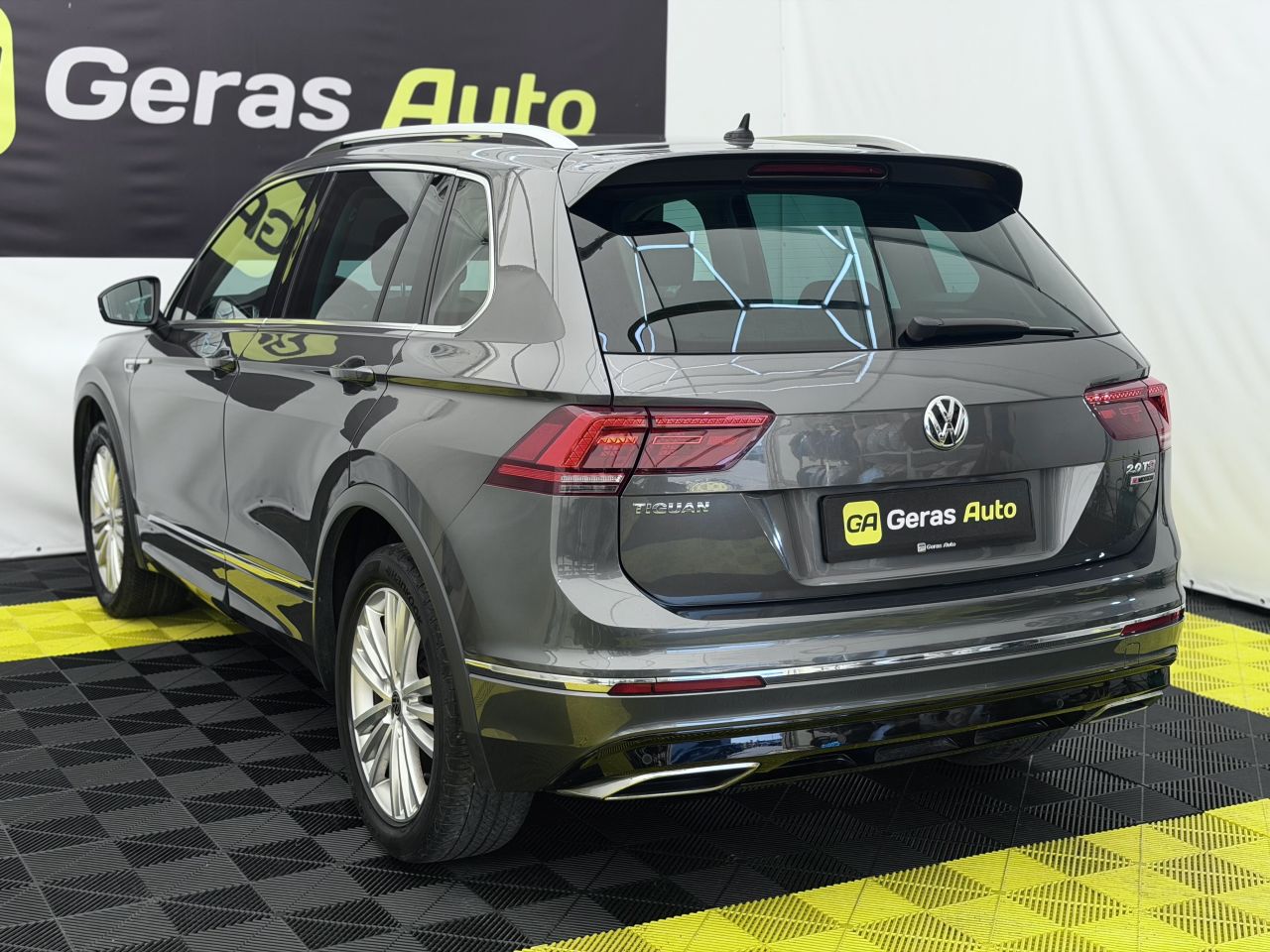 Volkswagen Tiguan | 3