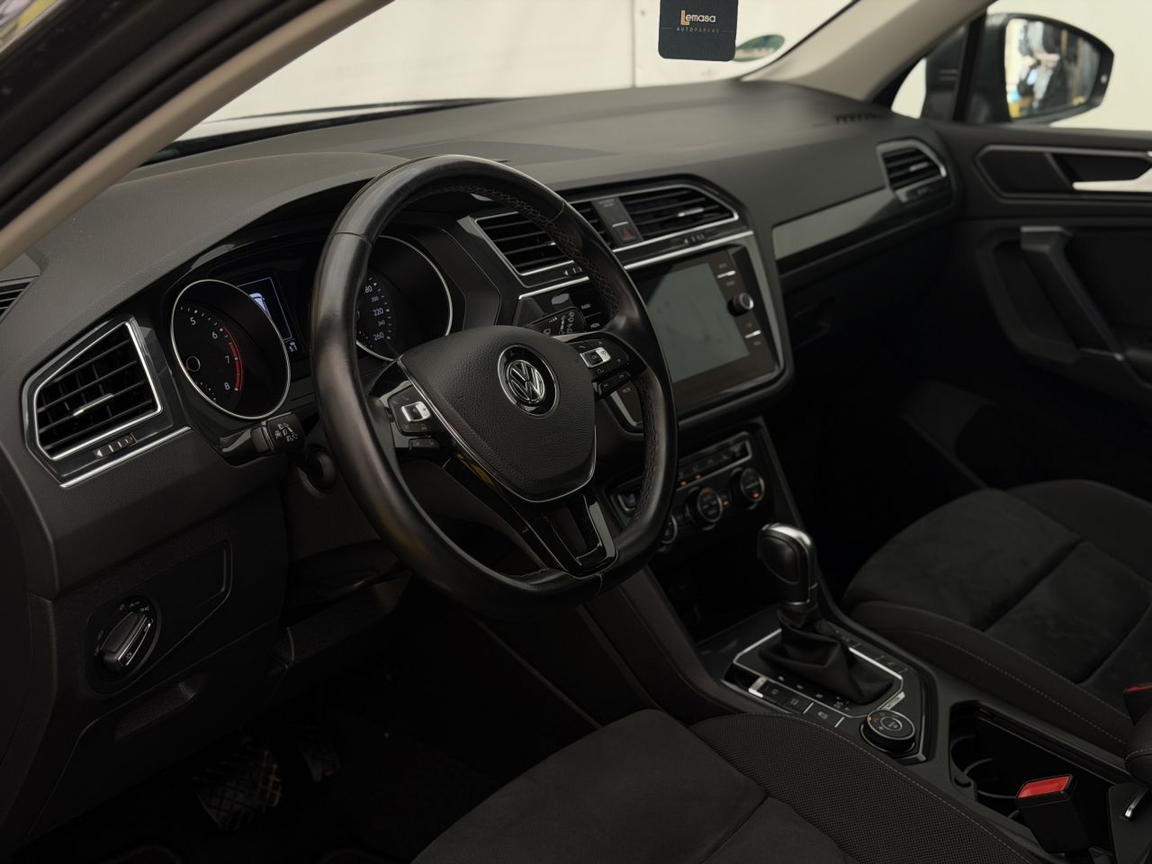 Volkswagen Tiguan | 8