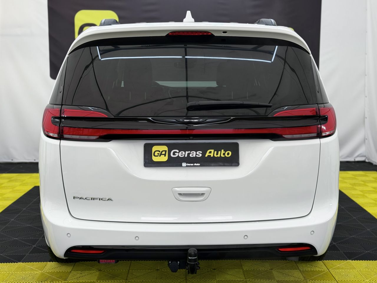 Chrysler Pacifica | 4