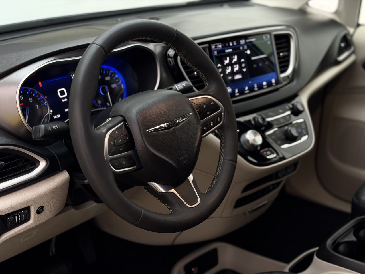 Chrysler Pacifica | 8