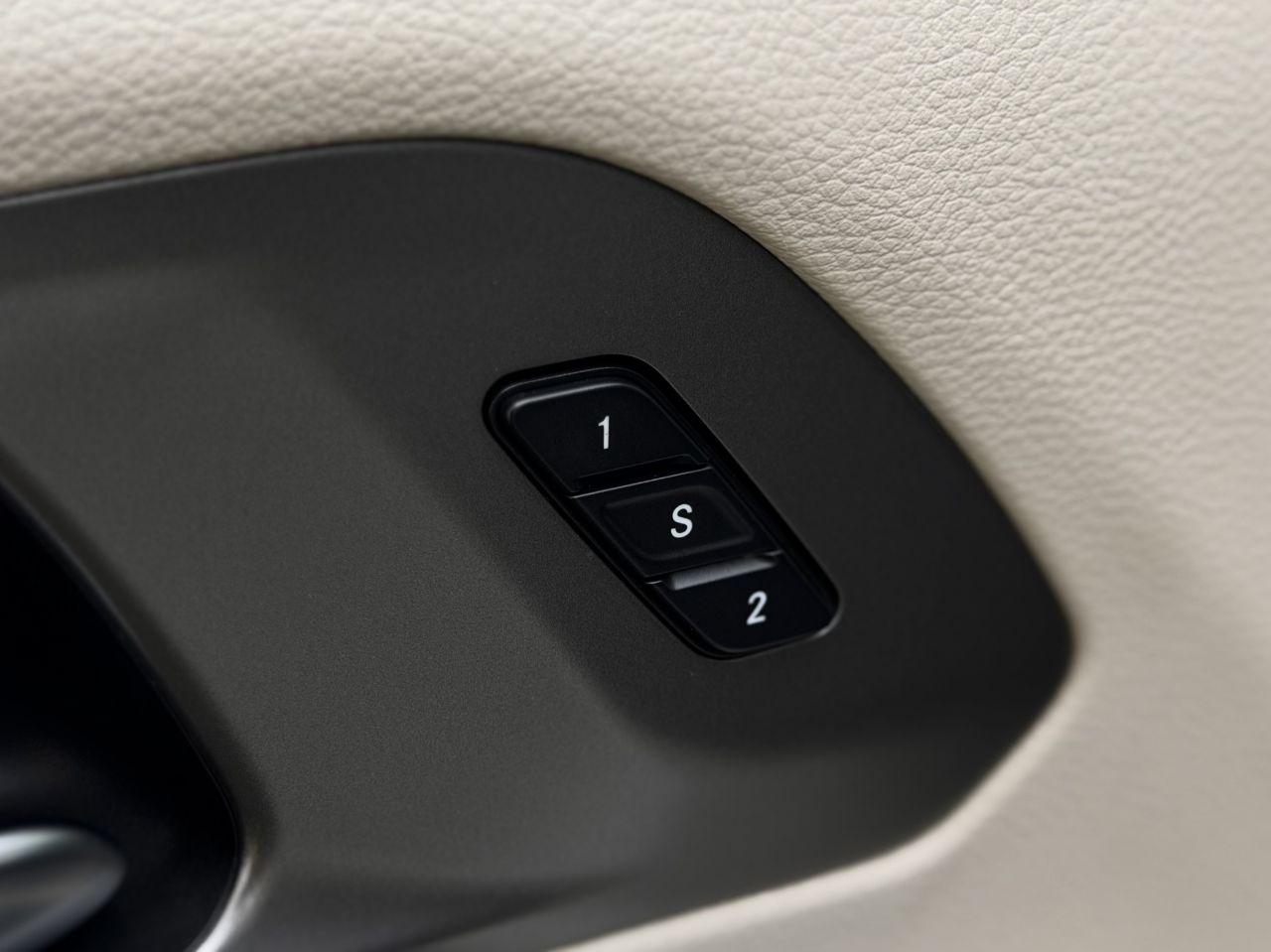 Chrysler Pacifica | 23
