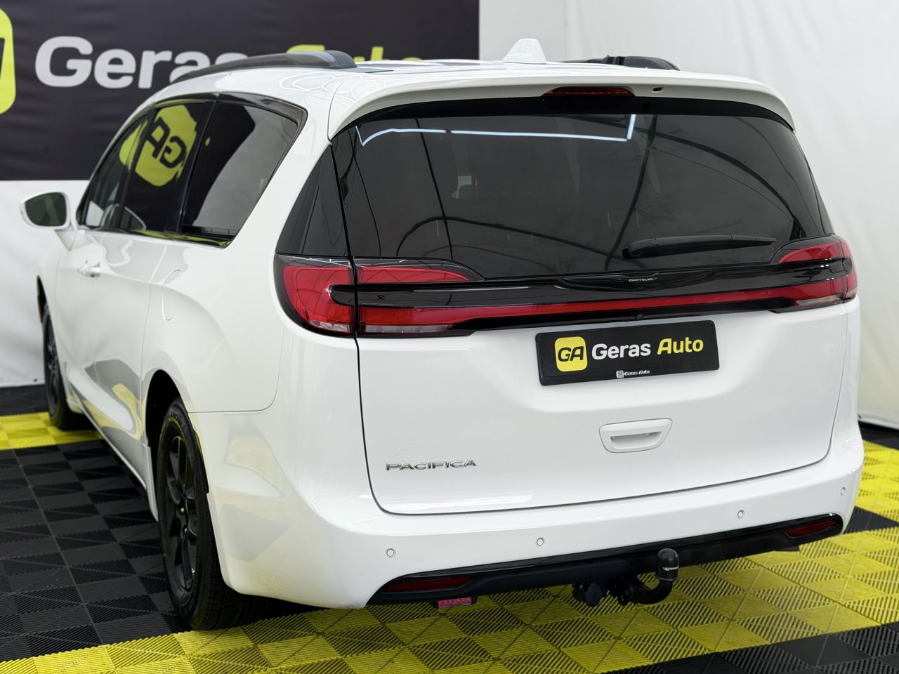 Chrysler Pacifica | 5