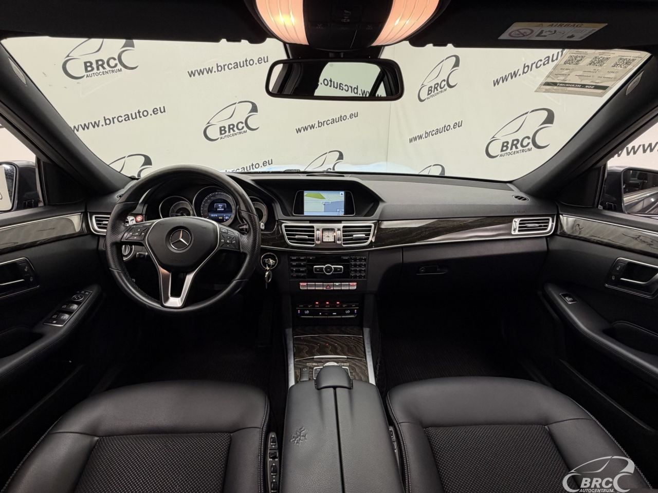 Mercedes-Benz E200 | 2