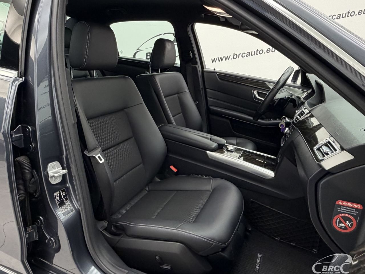 Mercedes-Benz E200 | 6