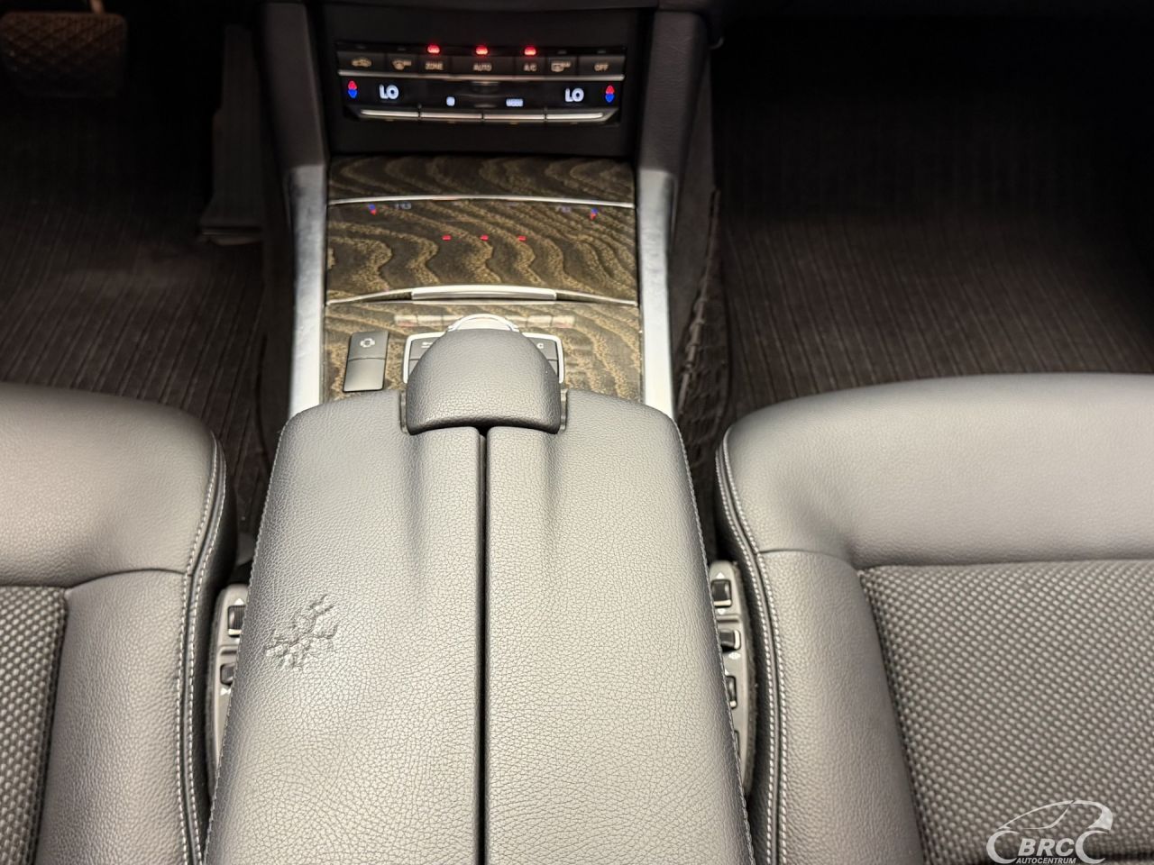 Mercedes-Benz E200 | 16