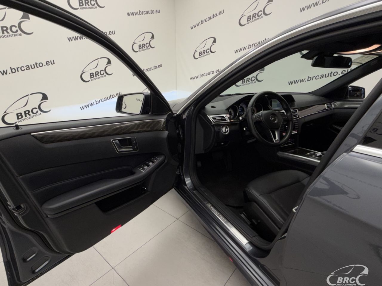 Mercedes-Benz E200 | 18