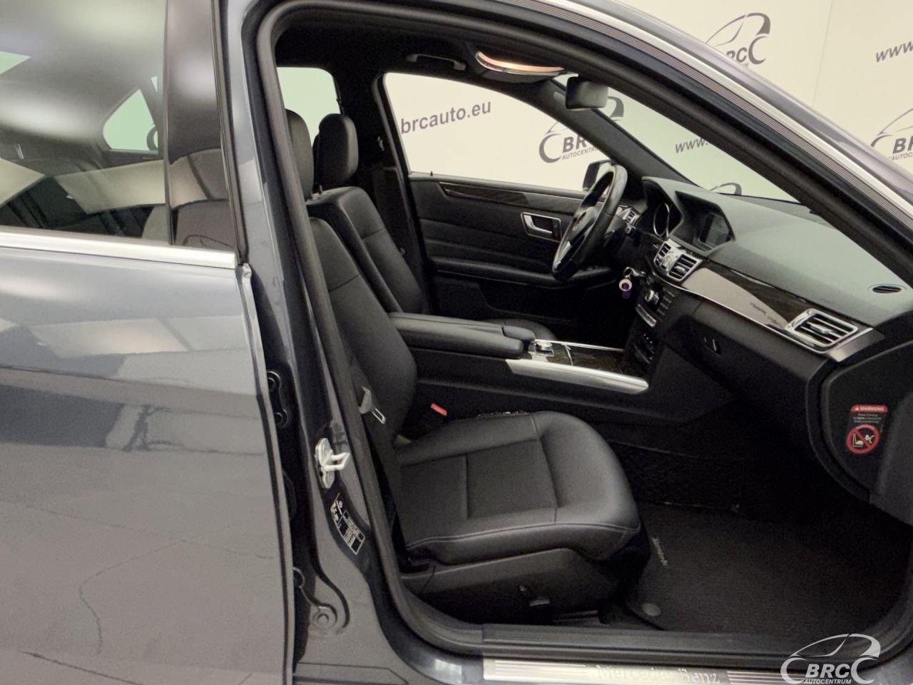 Mercedes-Benz E200 | 3