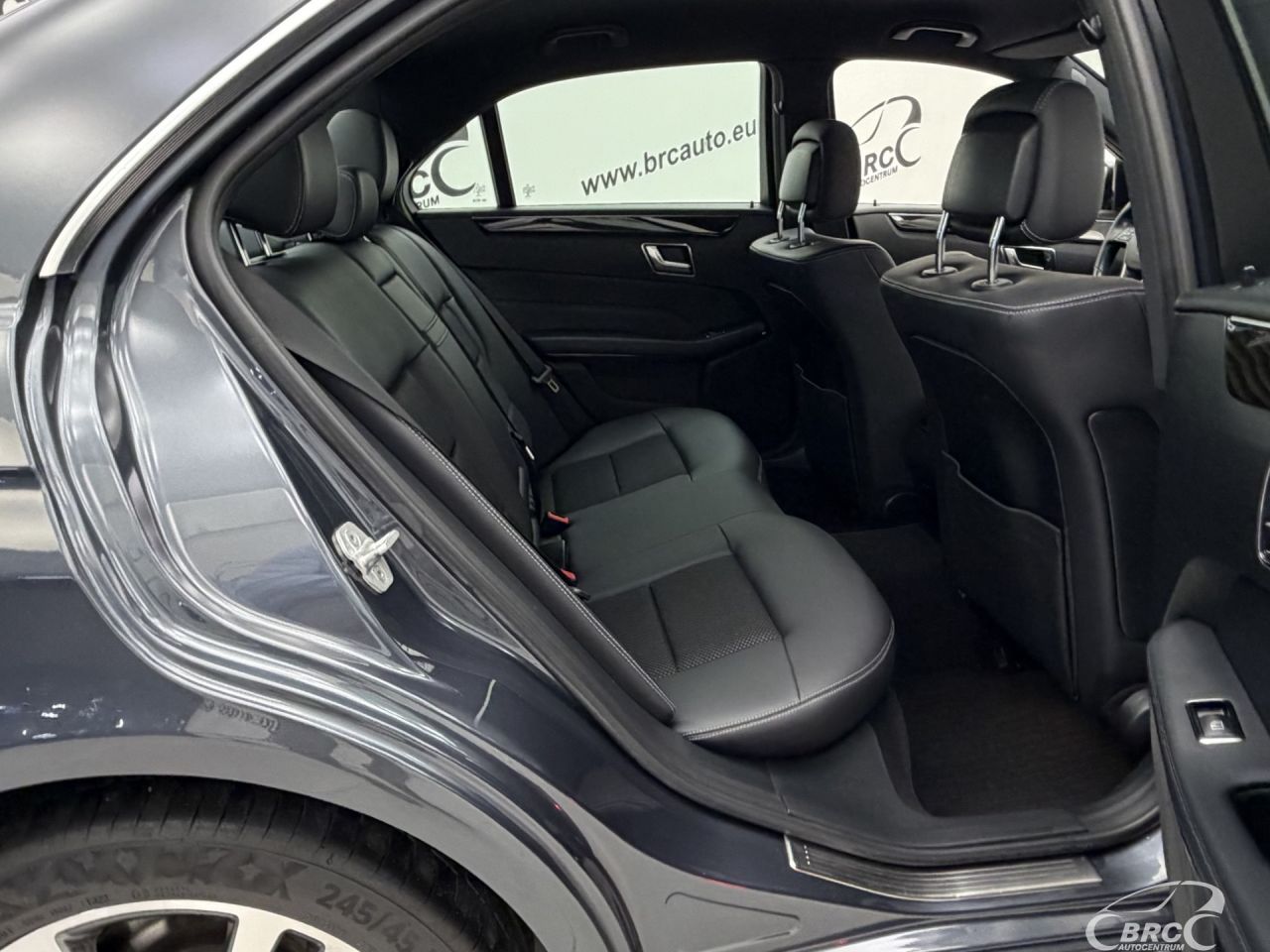Mercedes-Benz E200 | 8