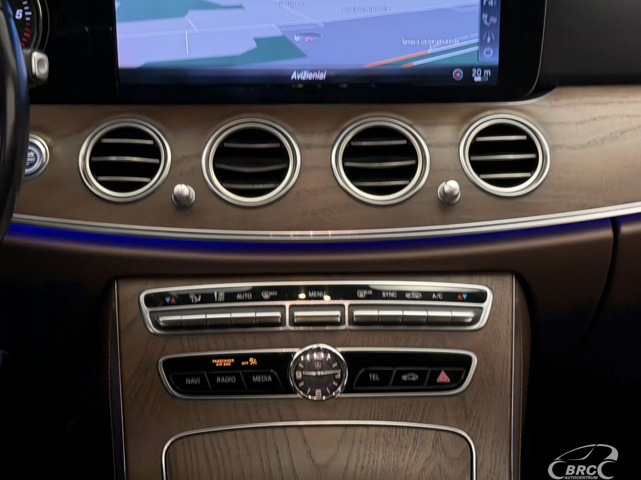 Mercedes-Benz E220 | 15